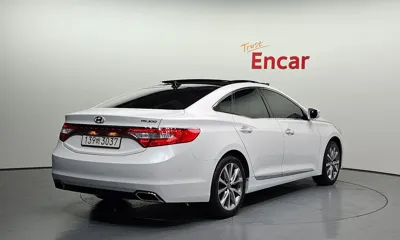 Hyundai Grandeur 2016, 158116 км, за 7491.86 USD