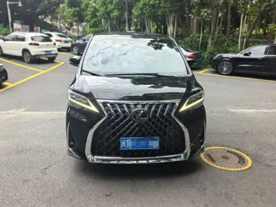 Lexus LM 2023, 39900 км, за 129191.14 USD