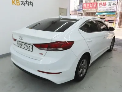 Hyundai Avante 2016, 150000 км, за 4594.98 USD