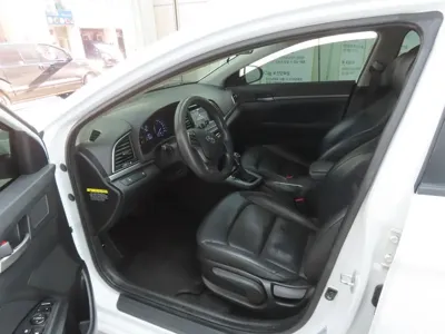 Hyundai Avante 2016, 150000 км, за 4594.98 USD