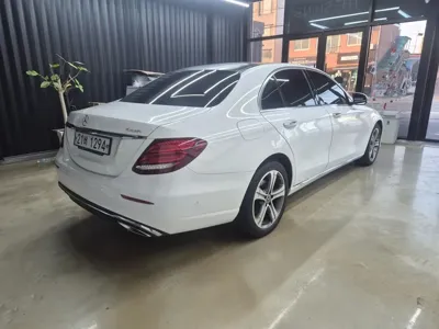 Mercedes-Benz E-Class 2017, 95113 км, за 14873.09 USD - фото 6