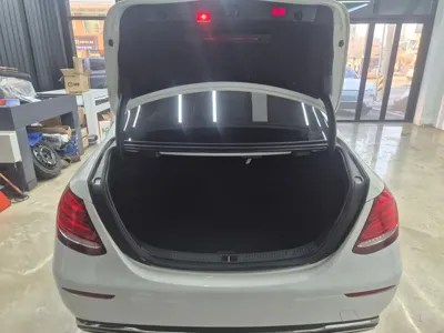 Mercedes-Benz E-Class 2017, 95113 км, за 14873.09 USD - фото 18