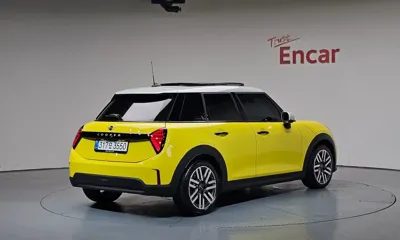 MINI Cooper 2025, 16406 км, за 19372.03 USD