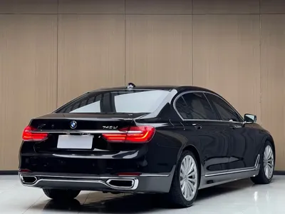 BMW 7 Series 2016, 210000 км, за 20305.67 USD