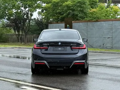 BMW i3 2023, 62000 км, за 19099.1 USD
