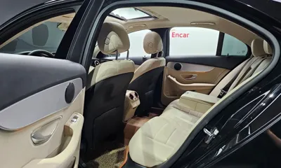 Mercedes-Benz C-Class 2017, 98701 км, за 11571.21 USD - фото 12