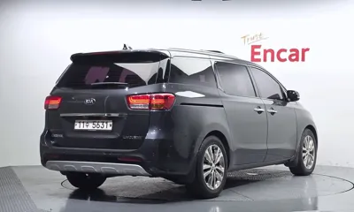 Kia Canival 2016, 149009 км, за 6055.87 USD