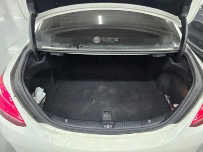Mercedes-Benz C-Class 2018, 74739 км, за 29944.49 USD - фото 6