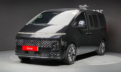 Hyundai Staria · 2023 год