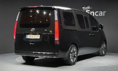 Hyundai Staria 2023, 30244 км, за 22144.38 USD