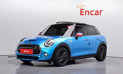MINI Cooper · 2016 год