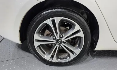 Kia K3 2015, 147694 км, за 3583.06 USD
