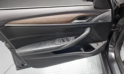 BMW 5-Series 2018, 108391 км, за 15960.92 USD - фото 24