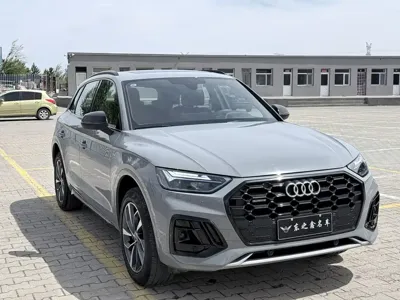 Audi Q5L 2025, 11000 км, за 35755.63 USD