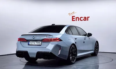 BMW M5 2025, 9582 км, за 114357.56 USD