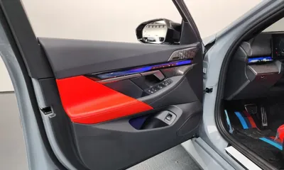 BMW M5 2025, 9582 км, за 114357.56 USD - фото 24