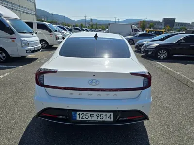 Hyundai Sonata 2022, 75534 км, за 19692.79 USD