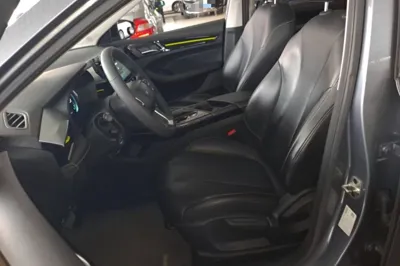 Roewe i5 2021, 39700 км, за 7455 USD - фото 8