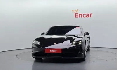 Porsche Taycan 2025, 14710 км, за 94136.86 USD