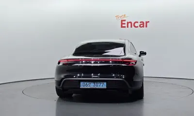 Porsche Taycan 2025, 14710 км, за 94136.86 USD