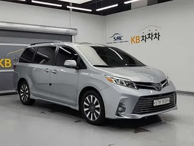 Toyota Sienna 2018, 95064 км, за 16327.35 USD