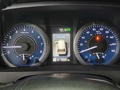 Toyota Sienna 2018, 95064 км, за 16213.73 USD - фото 6