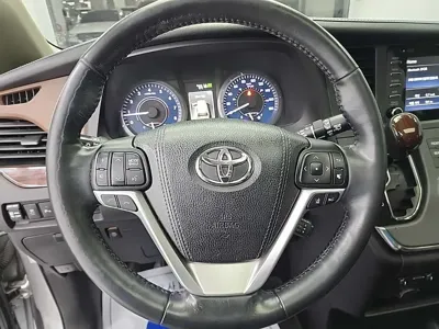 Toyota Sienna 2018, 95064 км, за 16213.73 USD - фото 9