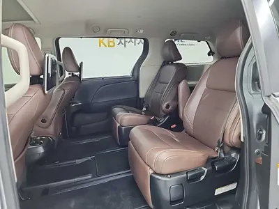 Toyota Sienna 2018, 95064 км, за 16213.73 USD - фото 12