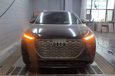 Audi Q4 e-tron 2024, 33100 км, за 22078 USD