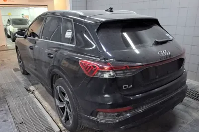 Audi Q4 e-tron 2024, 33100 км, за 22078 USD