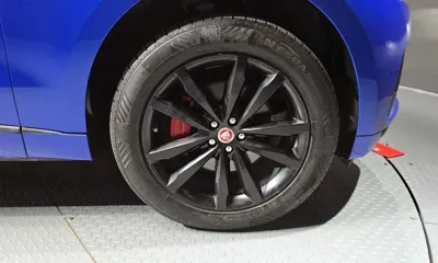 Jaguar F-Pace 2017, 137646 км, за 11237.45 USD
