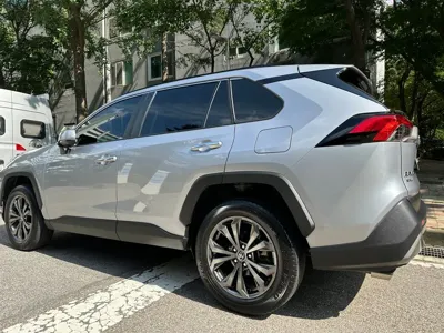 Toyota RAV4 2023, 24690 км, за 26110.54 USD