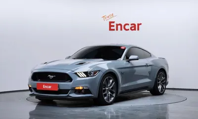 Ford Mustang · 2015 год