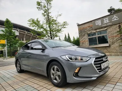 Hyundai Avante · 2016 год