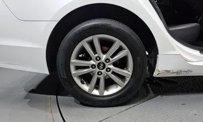 Hyundai Sonata 2015, 256926 км, за 2925.31 USD