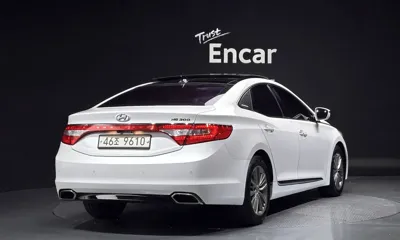 Hyundai Grandeur 2015, 157356 км, за 4466.63 USD