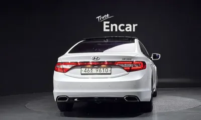 Hyundai Grandeur 2015, 157356 км, за 4466.63 USD