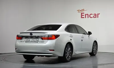Lexus ES 2018, 87961 км, за 18526.94 USD