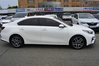 Kia K3 2019, 84177 км, за 7750.92 USD