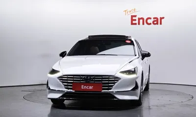 Hyundai Sonata 2021, 121703 км, за 13802.44 USD