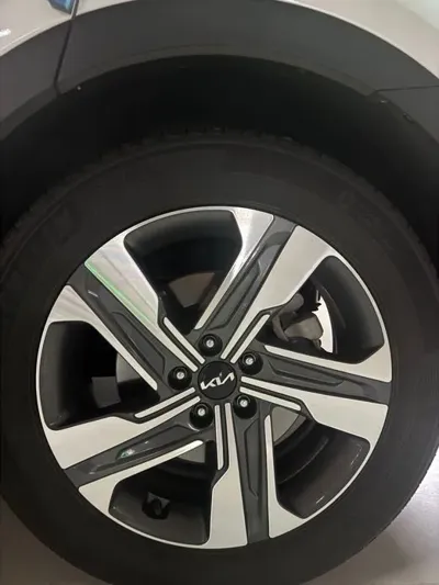 Kia Sorento 2023, 70700 км, за 5724.7 USD