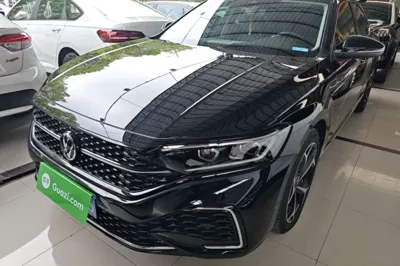 Volkswagen Passat · 2023 год