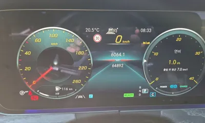 Mercedes-Benz E-Class 2022, 64892 км, за 23354.17 USD - фото 8