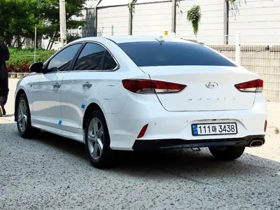 Hyundai Sonata 2018, 133990 км, за 6236.05 USD