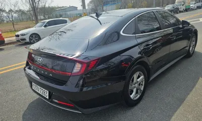Hyundai Sonata 2022, 71763 км, за 10994.02 USD