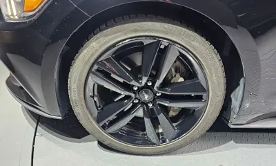 Ford Mustang 2017, 85054 км, за 14900.65 USD