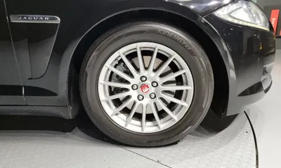 Jaguar XF 2015, 83552 км, за 4926.43 USD