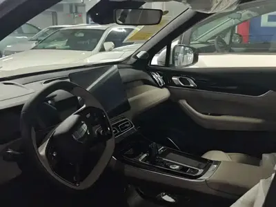Geely Boyue L 0, 100 км, за 12654.26 USD