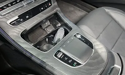 Mercedes-Benz E-Class 2023, 40437 км, за 27743.64 USD - фото 17