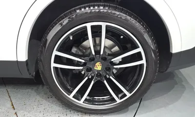 Porsche Cayenne 2023, 34260 км, за 65981.9 USD - фото 21